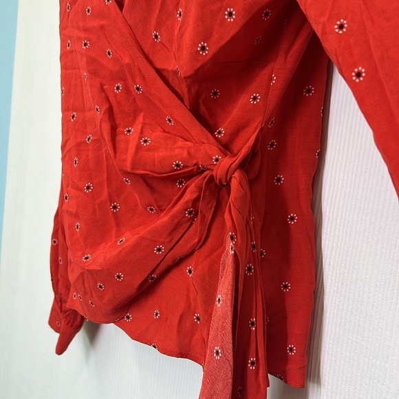 ASTR The Label - Red Olympia Long Sleeve Flower Detail Wrapped Blouse Size Small - Picture 7 of 13